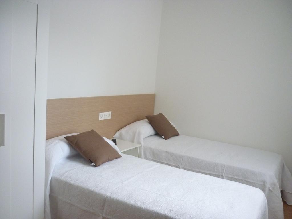 Pension-Albergue Puente Ribeira Sarria Rom bilde